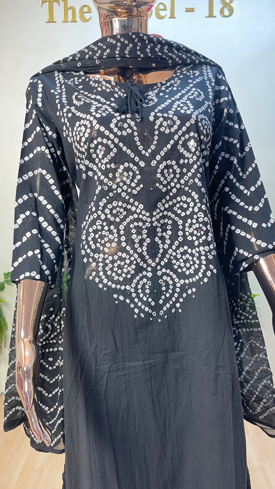 Black kurti set angle 3