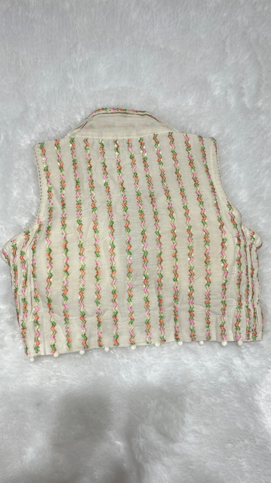Sleeveless side elastic blouse angle 4