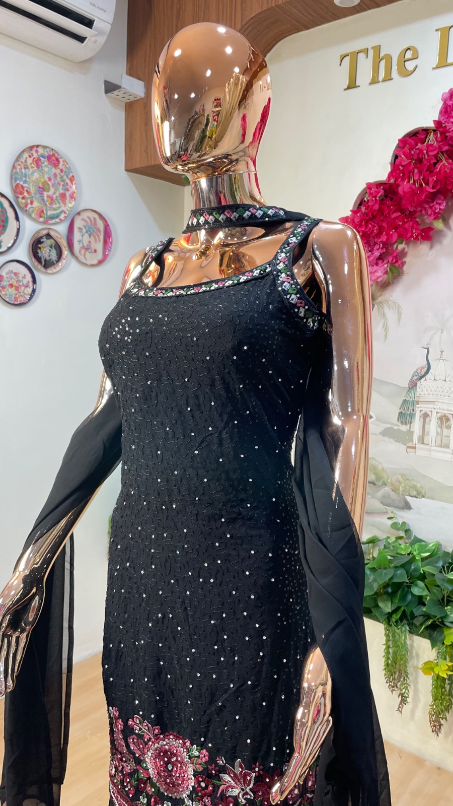 Black kurti set angle 4