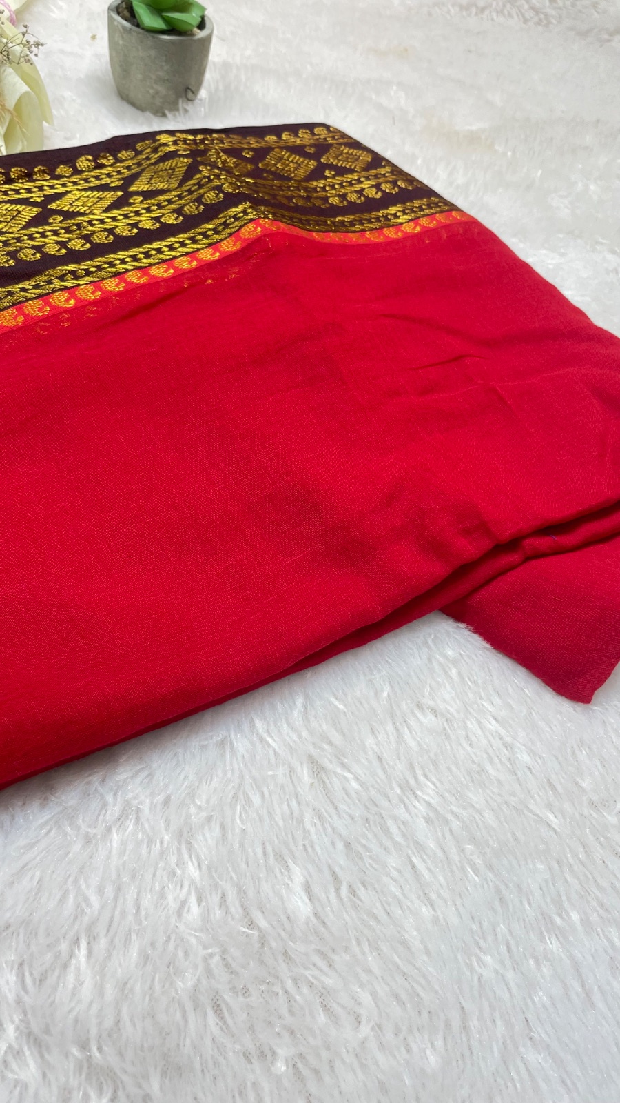 Red cotton saree angle 2