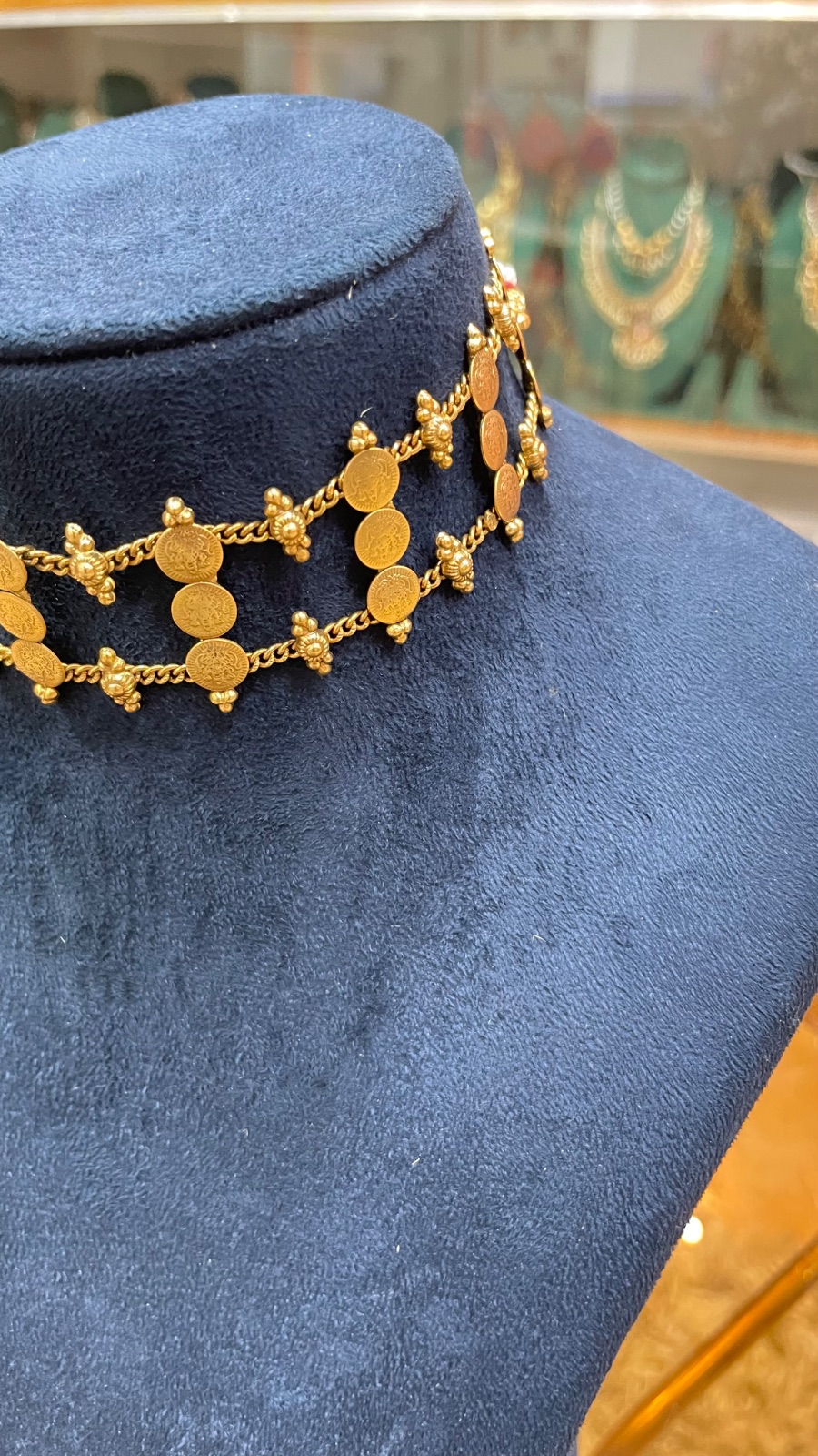 two coins choker angle 2