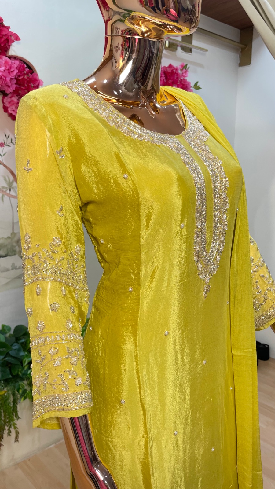 Yellow kurti set angle 6