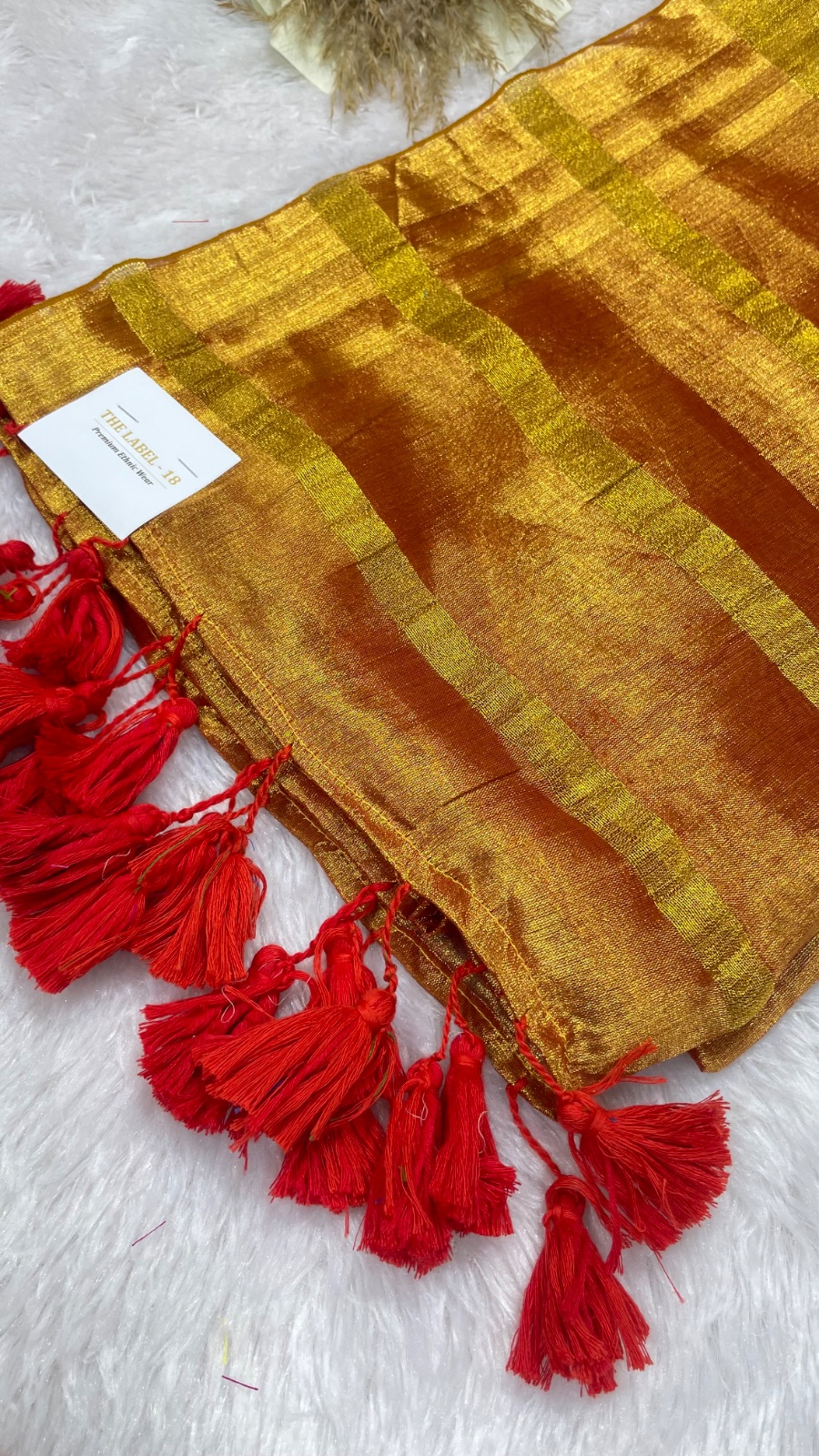 Golden sheen saree angle 2